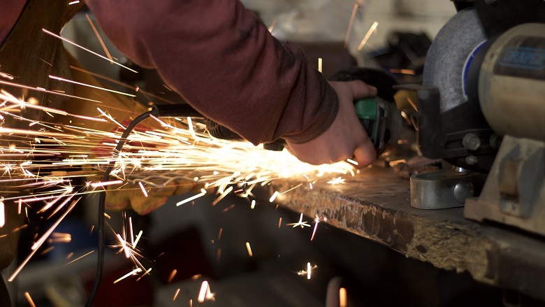 Angle grinder with sparks