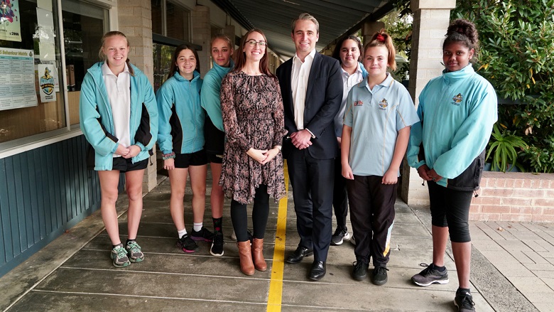 CBA CEO with Teaching Award winner and students