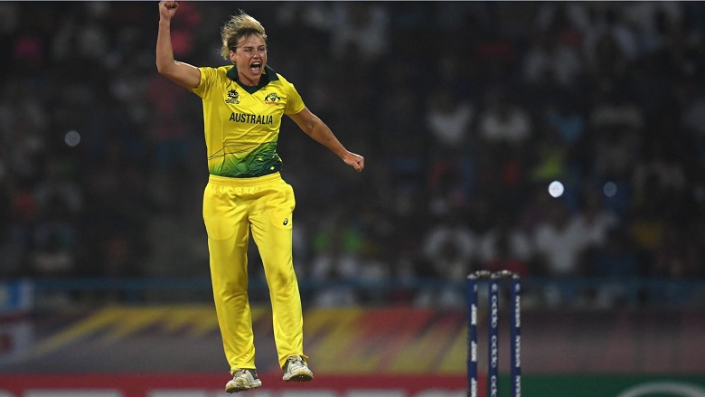 Ellyse Perry celebrates in the stadium 