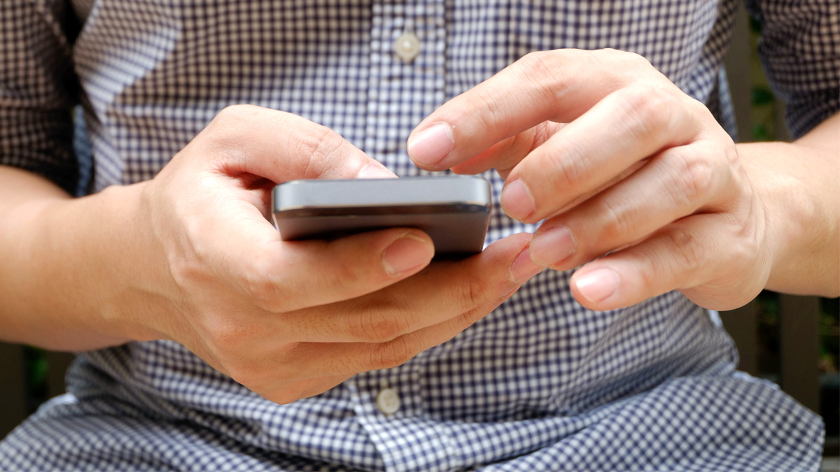 Man holding smartphone