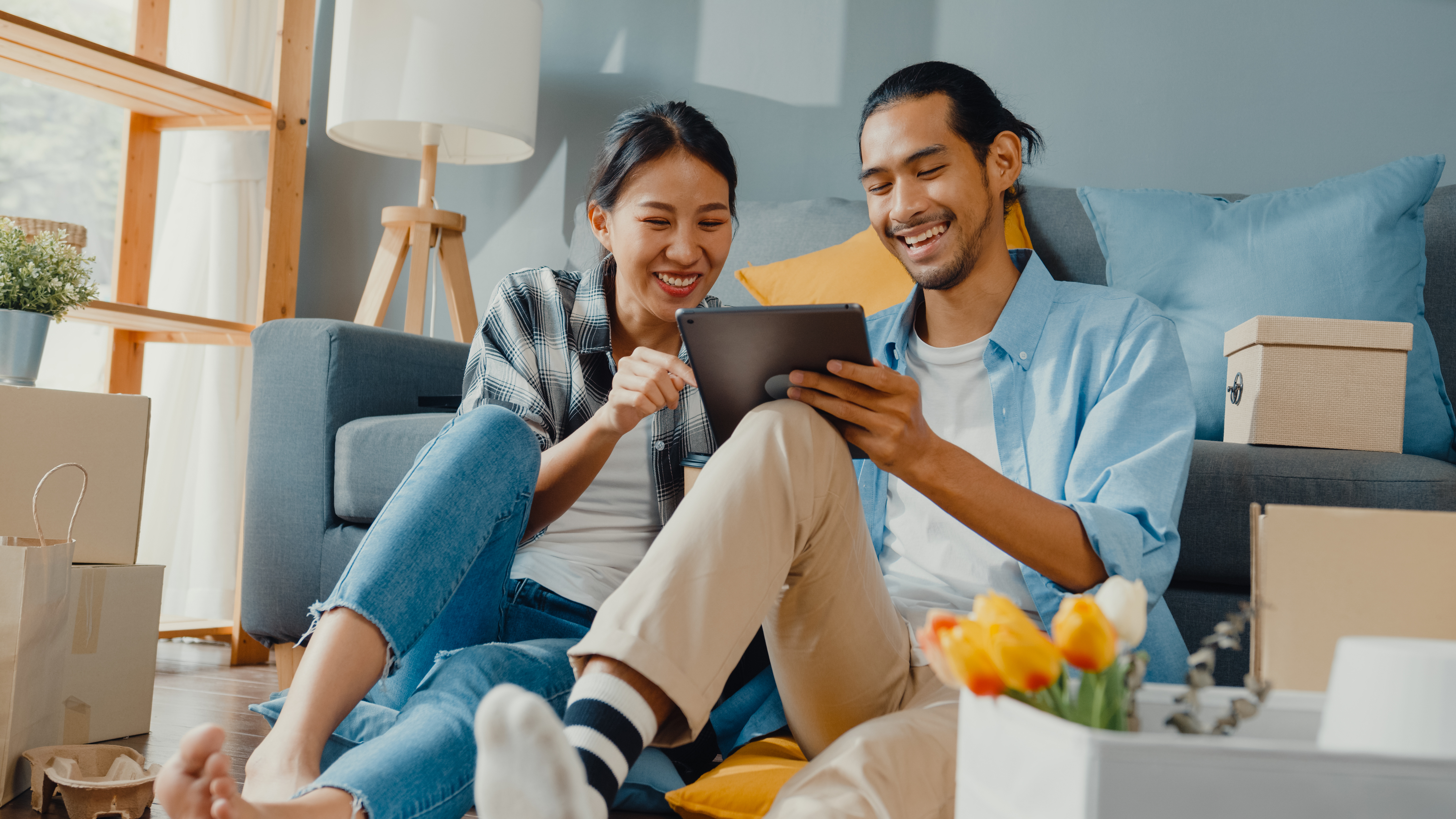 young couple online shopping